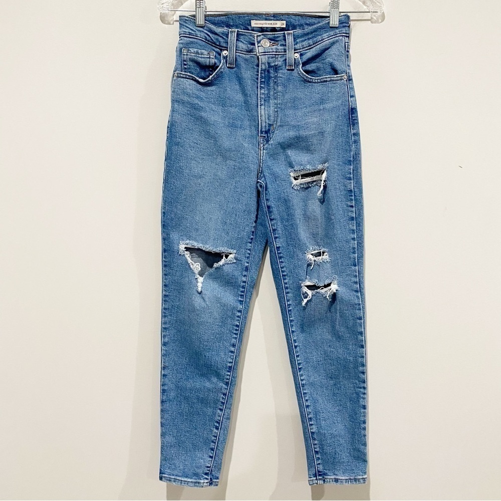 LEVI’S High Waisted Mom Jeans Distressed Medium Wash Size 24 - Picture 2 of 11